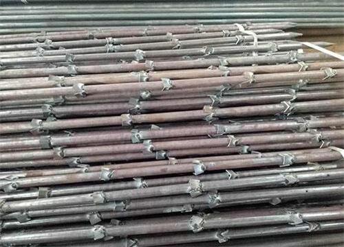 绥滨隧道钢花管